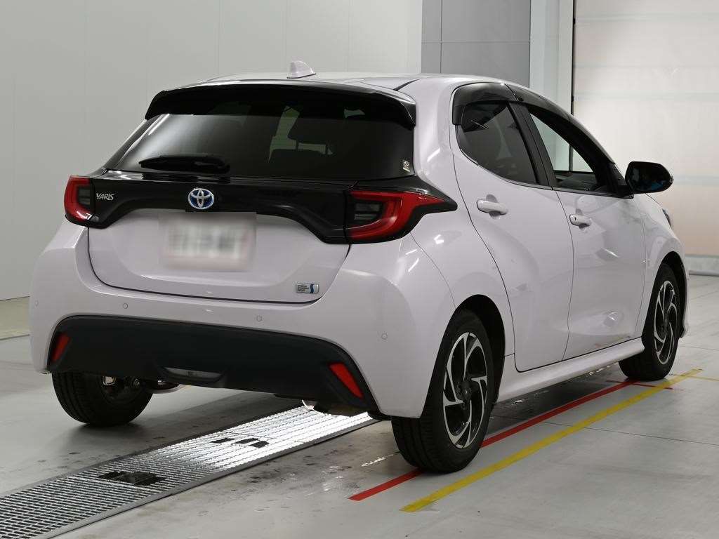 2021 Toyota Yaris Z auction photo 2