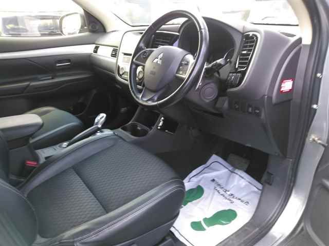 2013 Mitsubishi Outlander 4WD PHEV Gセーフティパッケージ auction photo 3
