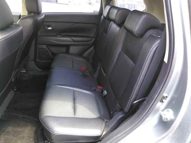 2013 Mitsubishi Outlander 4WD PHEV Gセーフティパッケージ auction photo 9