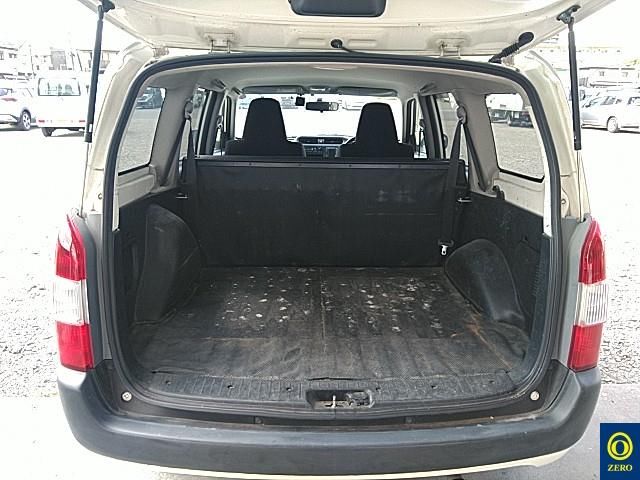 2016 Toyota Probox GL auction photo 9