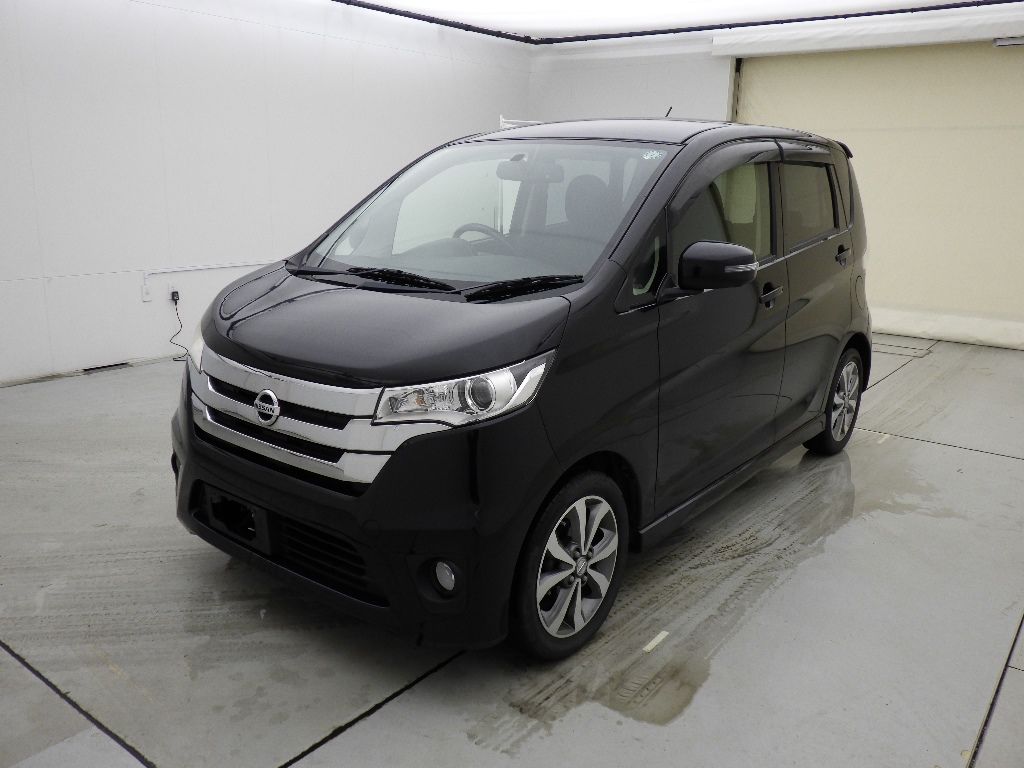 2013 Nissan Dayz 4WD ハイウェイスターG auction photo 4