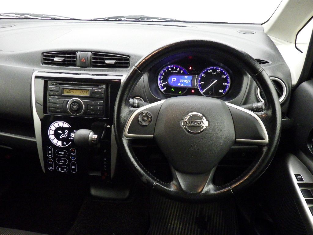 2013 Nissan Dayz 4WD ハイウェイスターG auction photo 3
