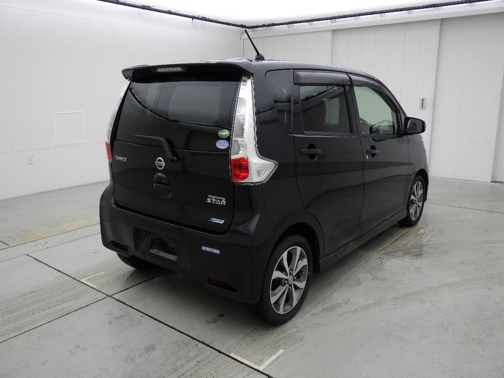 2013 Nissan Dayz 4WD ハイウェイスターG auction photo 2