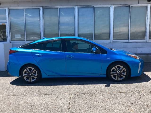 2019 Toyota Prius Sツーリングセレクション auction photo 2