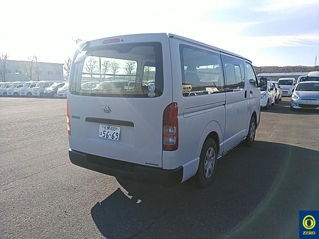 2014 Toyota Hiace 4WD DX 1トン 6ニン auction photo 4