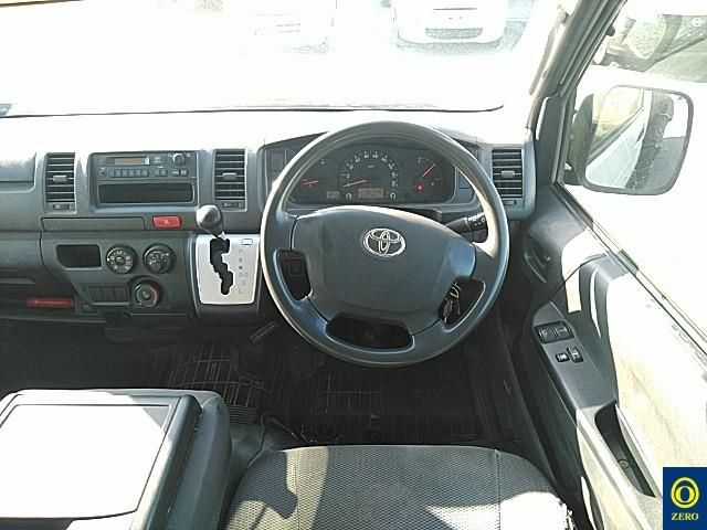 2014 Toyota Hiace 4WD DX 1トン 6ニン auction photo 5