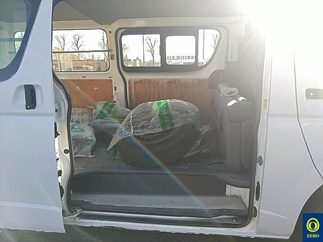 2014 Toyota Hiace 4WD DX 1トン 6ニン auction photo 8