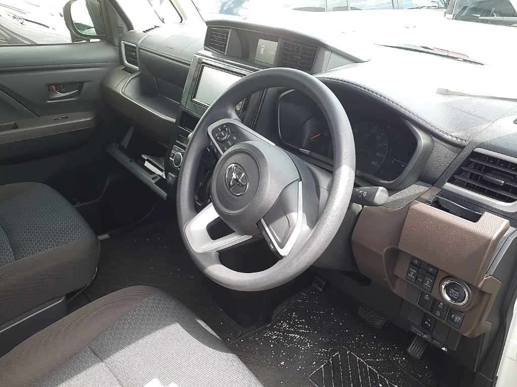 2021 Toyota Roomy G auction photo 9