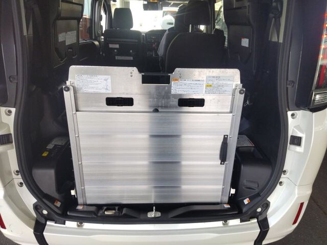 2019 Toyota Noah X ウェルキャブ auction photo 6