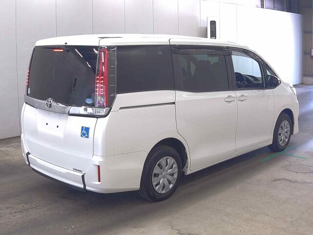 2019 Toyota Noah X ウェルキャブ auction photo 5