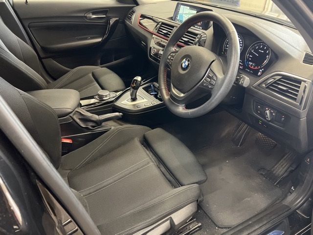 2018 BMW BMW 120Iスポーツ auction photo 4