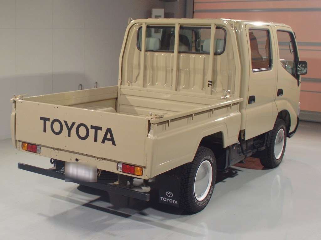 2003 Toyota Dyna Double cab auction photo 2