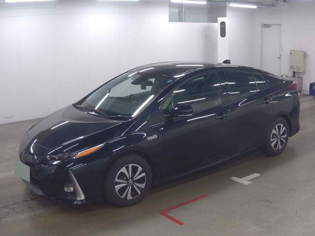 2020 Toyota Prius PHEV A Navigation Package auction photo 4