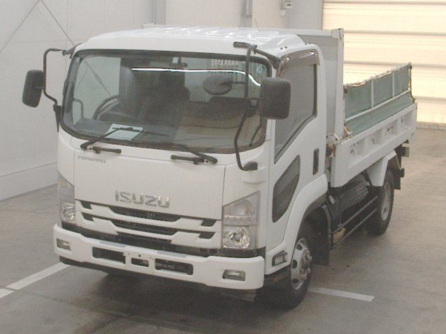 2017 Isuzu Forward dump Japan auction vehicle