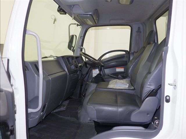 2017 Isuzu Forward dump auction photo 8