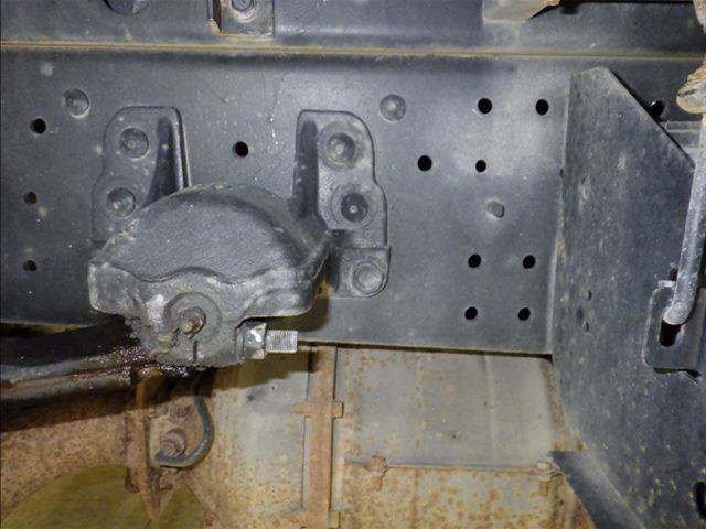 2017 Isuzu Forward dump auction photo 4