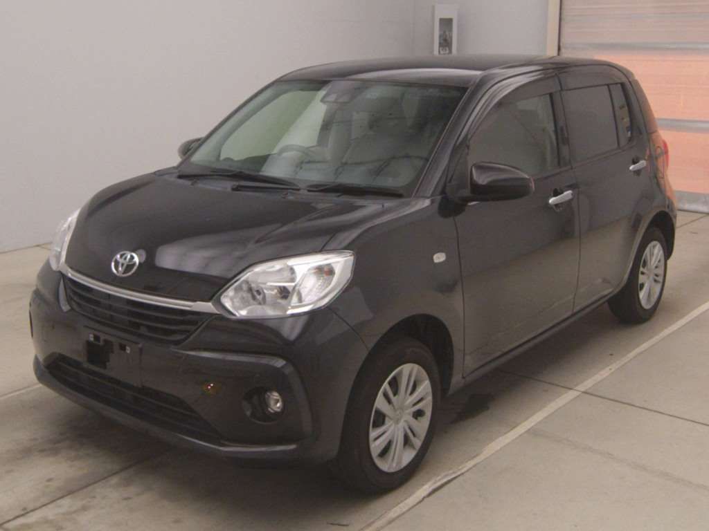 Japan Auction Vehicles 4 2021 Toyota Passo X LパッケージS 4WD auction photo