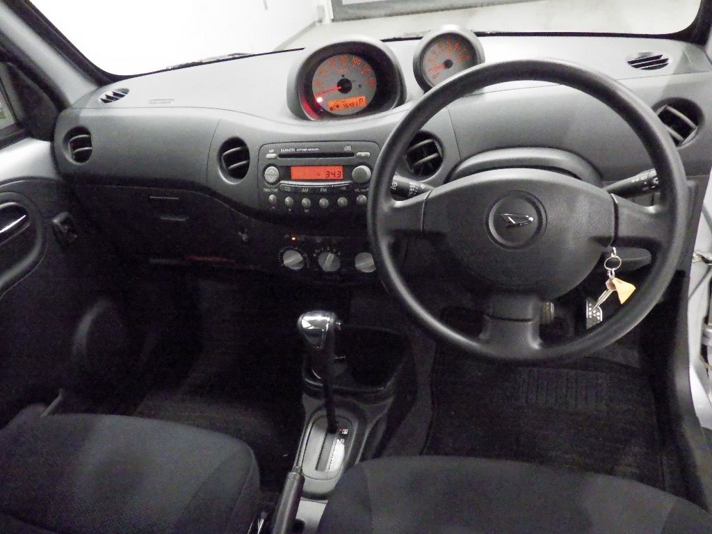 2010 Daihatsu エッセ custom auction photo 3