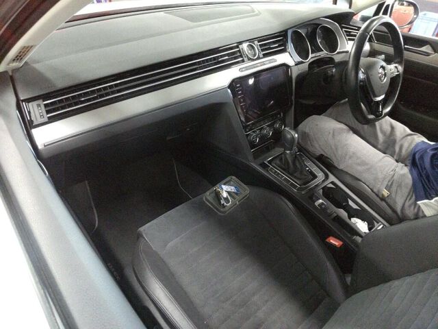 2018 Volkswagen パサートヴァリアント TDIエレガンスライン auction photo 3
