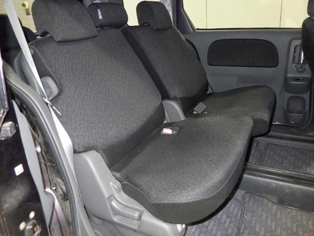 2011 Toyota Sienta DICE auction photo 7