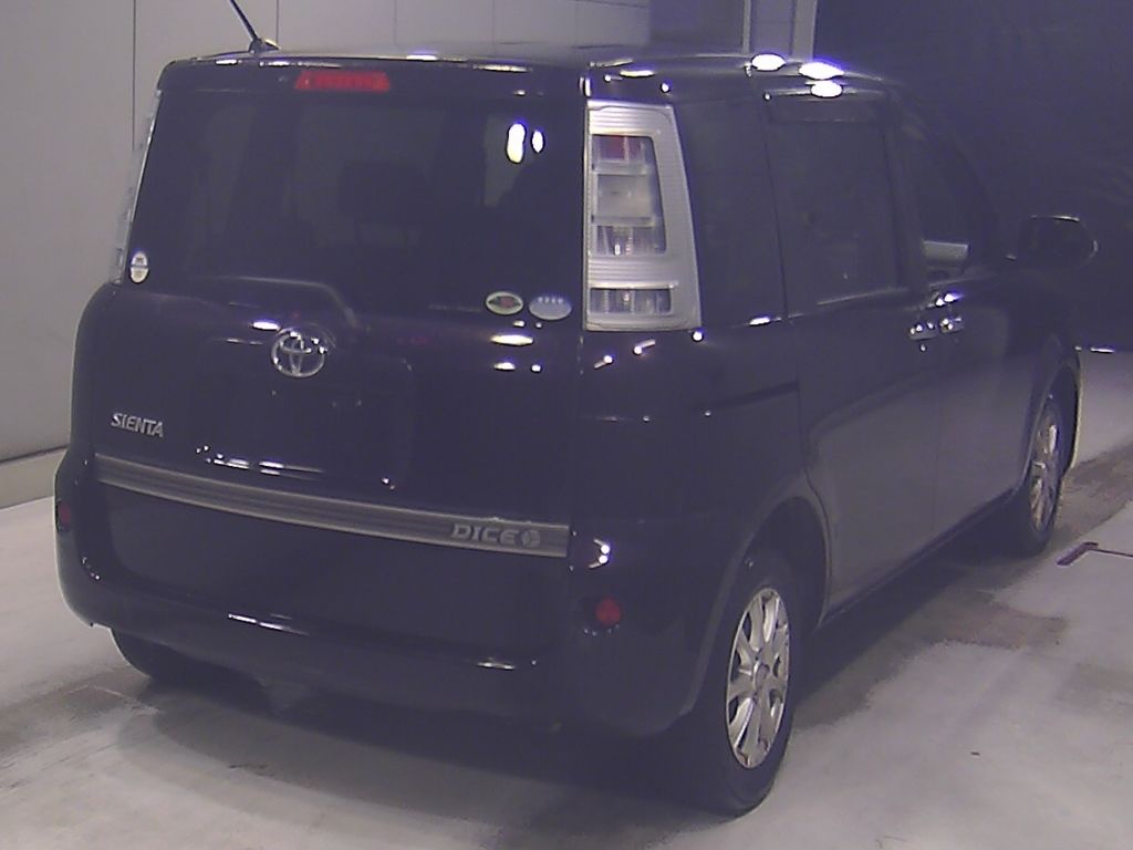 2011 Toyota Sienta DICE auction photo 2