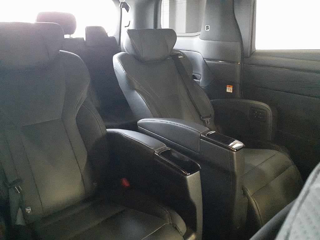 2023 Toyota Alphard Z auction photo 11