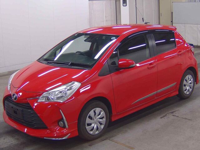 2017 Toyota Vitz F auction photo 4