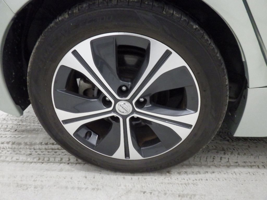 2017 Nissan Leaf X auction photo 9