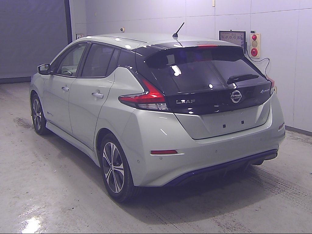 2017 Nissan Leaf X auction photo 5
