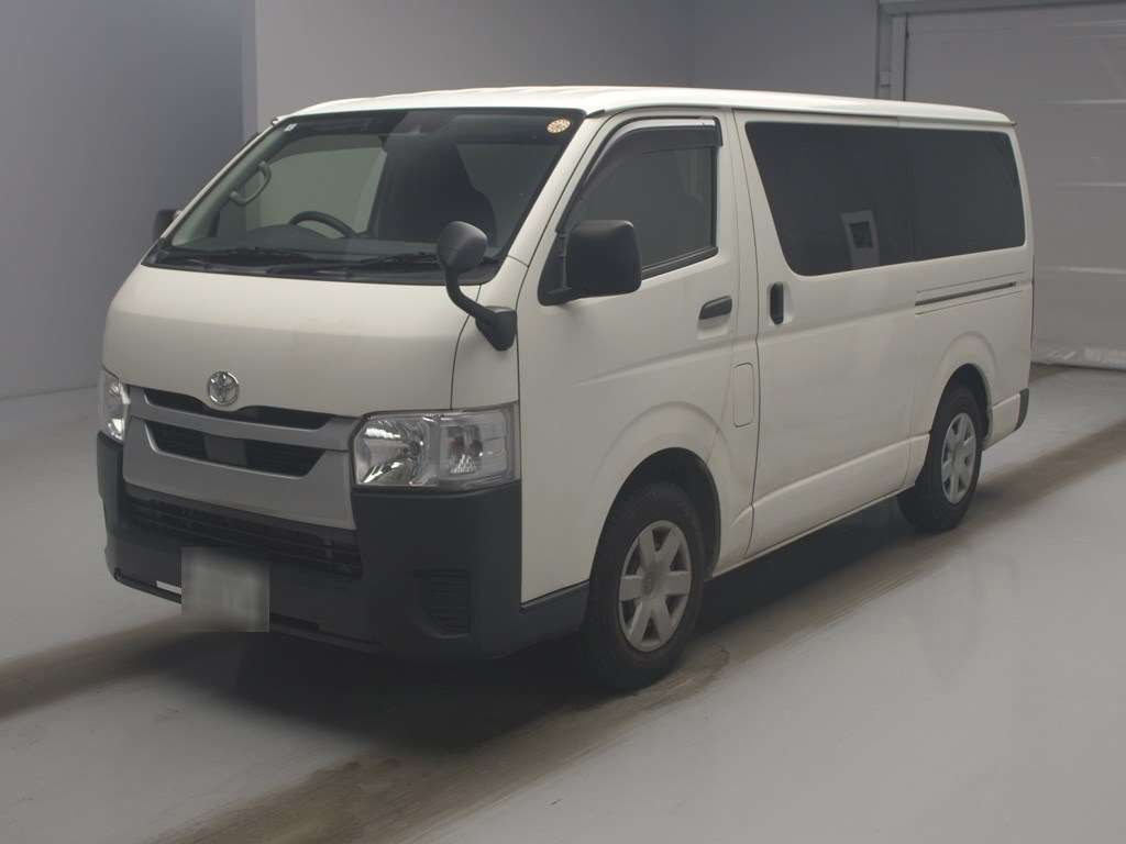 2022 Toyota Hiace Long DX Japan auction vehicle
