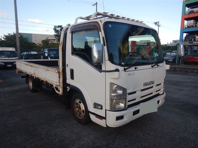 Japan Auction Vehicles 8 2007 Isuzu Elf auction photo