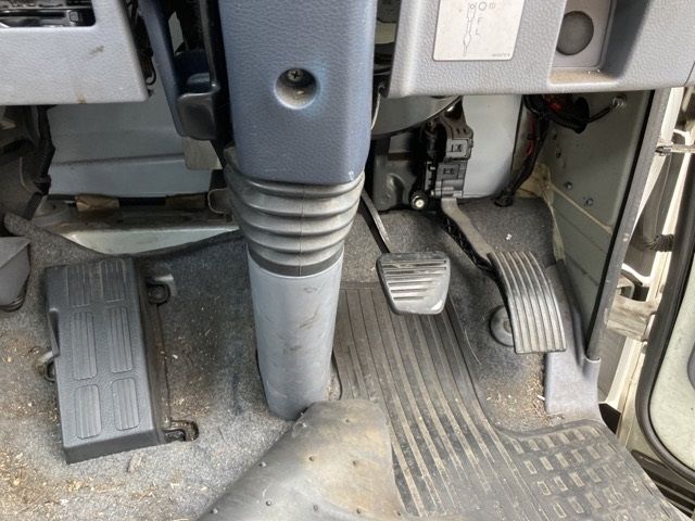 2015 Mitsubishi Fuso Canter Hira auction photo 4
