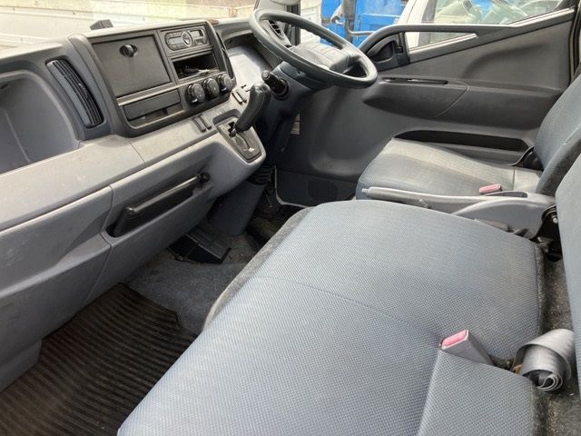 2015 Mitsubishi Fuso Canter Hira auction photo 5
