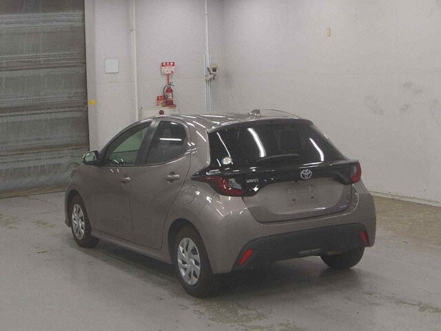 2024 Toyota Yaris X auction photo 2