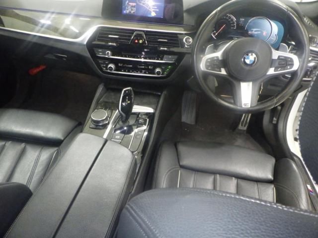 2018 BMW 5 Series 523i Touring M Sport auction photo 3