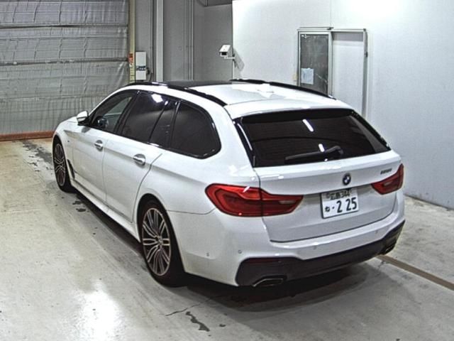 2018 BMW 5 Series 523i Touring M Sport auction photo 2