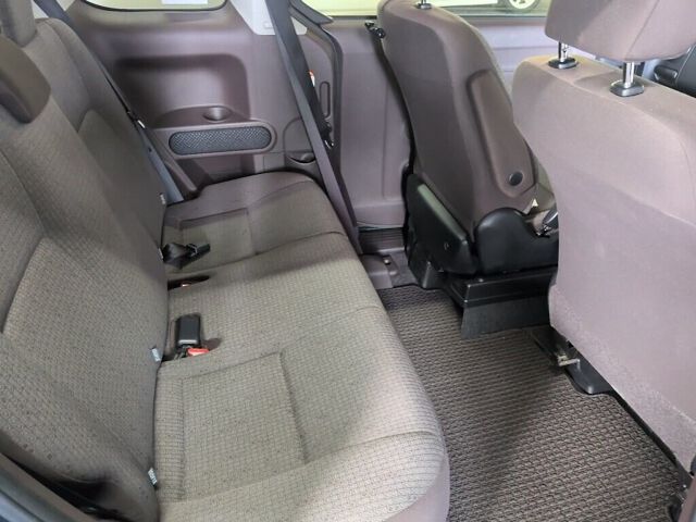 2016 Toyota Spade X auction photo 6