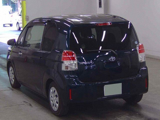 2016 Toyota Spade X auction photo 2