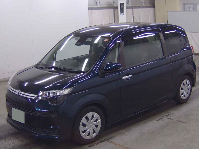 2016 Toyota Spade X auction photo 4
