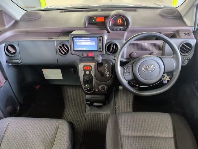 2016 Toyota Spade X auction photo 3
