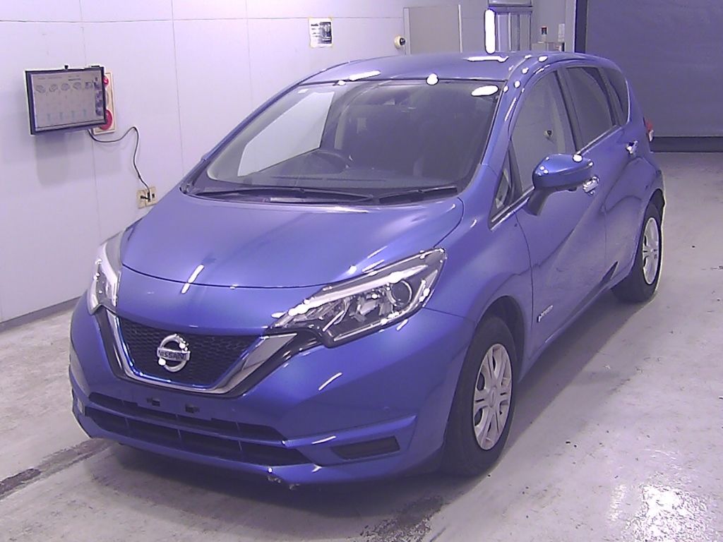 2017 Nissan ノート HB e-POWER X auction photo 4