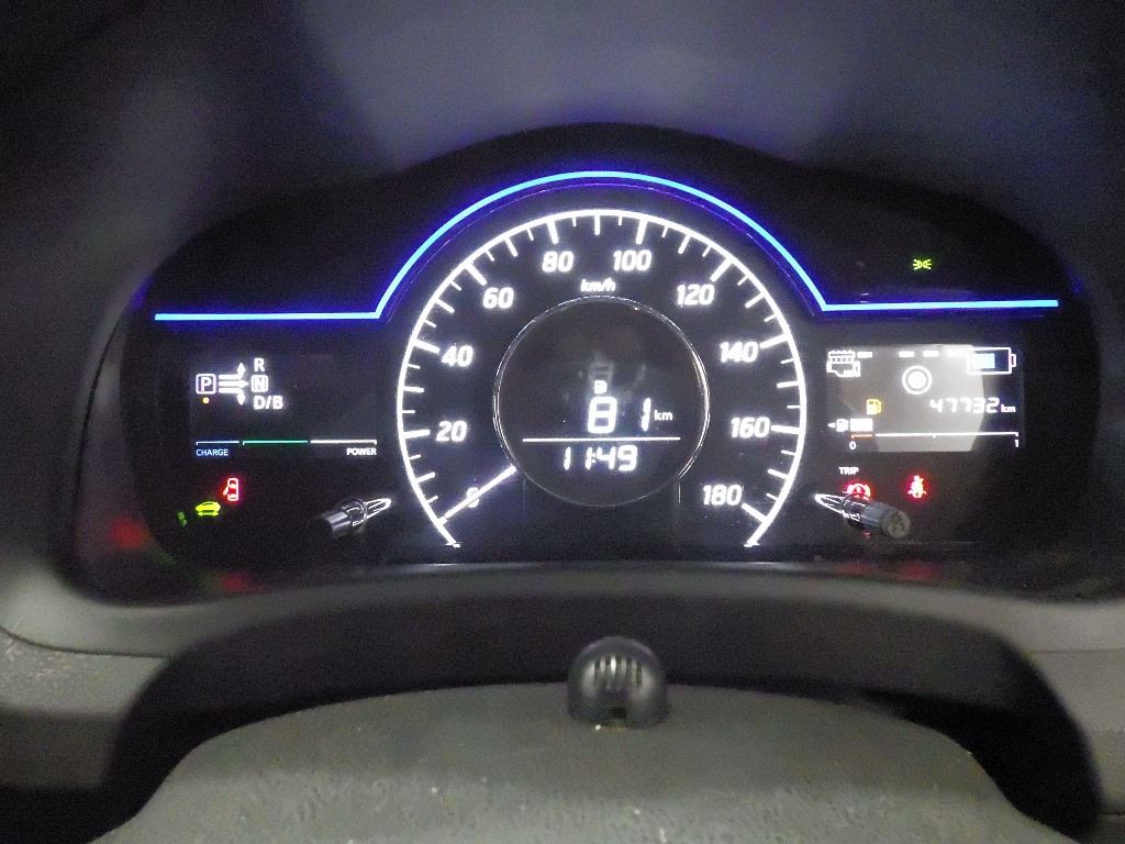 2017 Nissan ノート HB e-POWER X auction photo 9