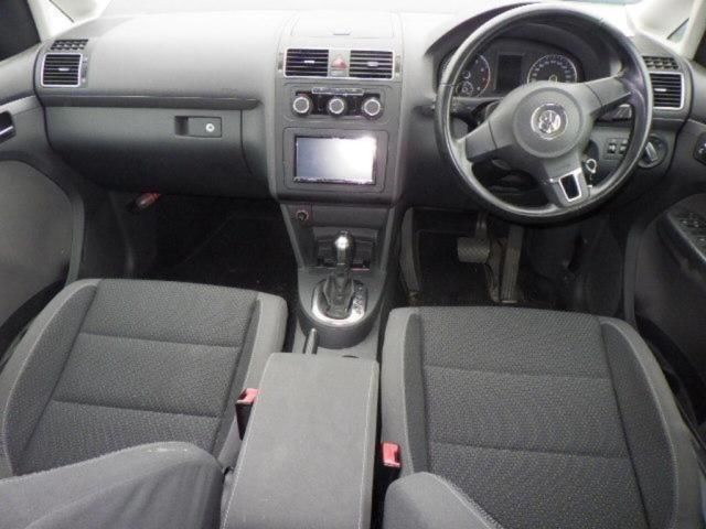 2011 Volkswagen ゴルフトゥーラン auction photo 3