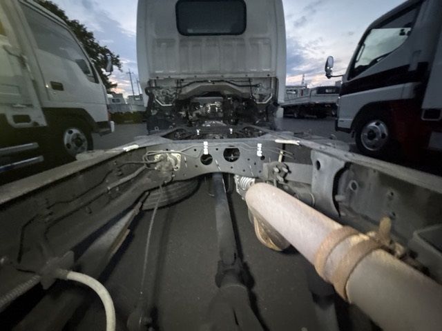 2012 Isuzu Elf シャーシ auction photo 15