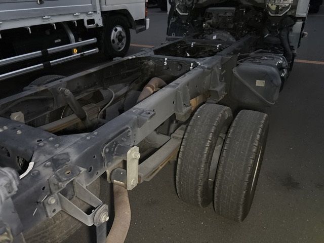 2012 Isuzu Elf シャーシ auction photo 16
