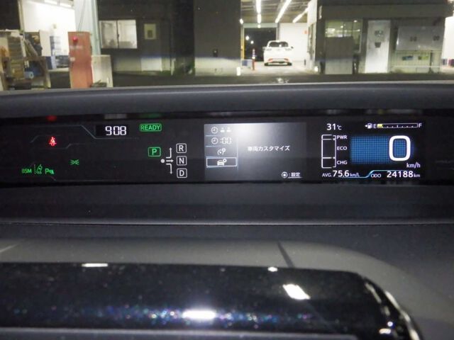 2017 Toyota Prius PHEV A auction photo 6