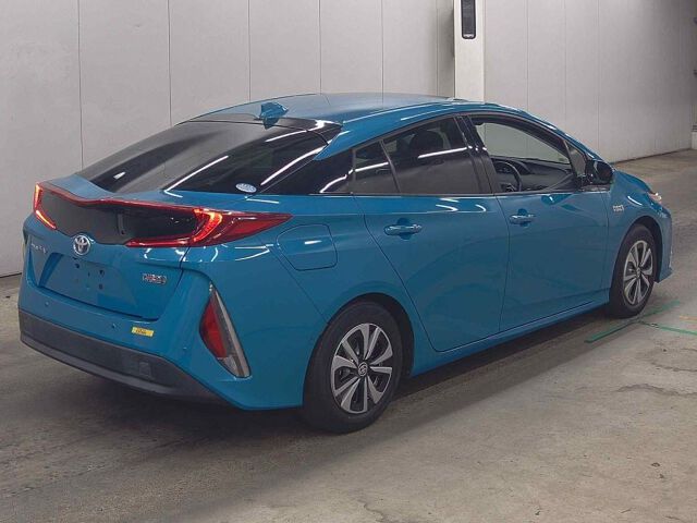 2017 Toyota Prius PHEV A auction photo 5