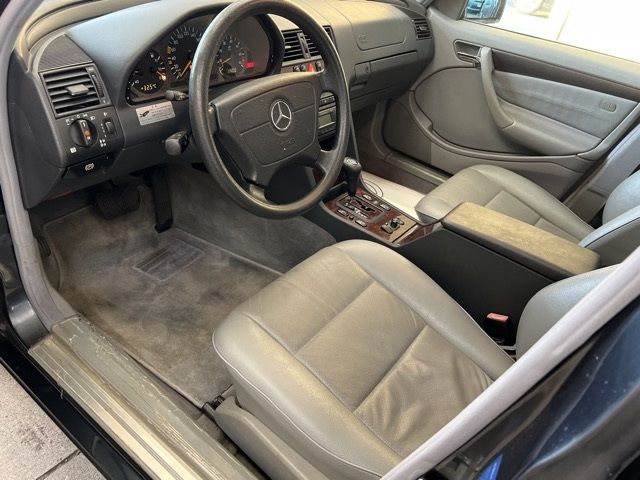 1999 Mercedes-Benz C200 リミテッド auction photo 4