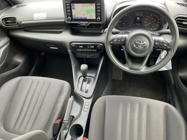 2023 Toyota Yaris ハイブリッドX auction photo 4