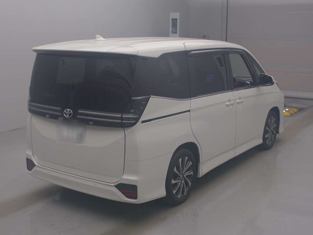 2023 Toyota Voxy S-Z auction photo 2